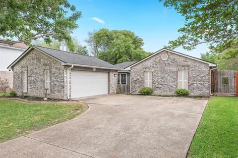 Tiny photo for 10915 Pecan Drive, La Porte, TX 77571 (MLS # 97195439)