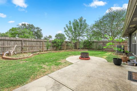 Tiny photo for 10915 Pecan Drive, La Porte, TX 77571 (MLS # 97195439)