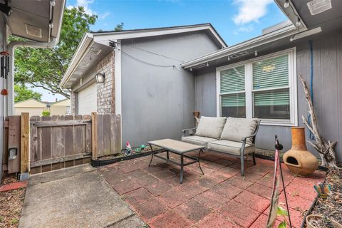 Tiny photo for 10915 Pecan Drive, La Porte, TX 77571 (MLS # 97195439)