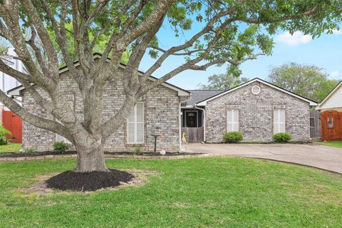Photo of 10915 Pecan Drive, La Porte, TX 77571 (MLS # 97195439)