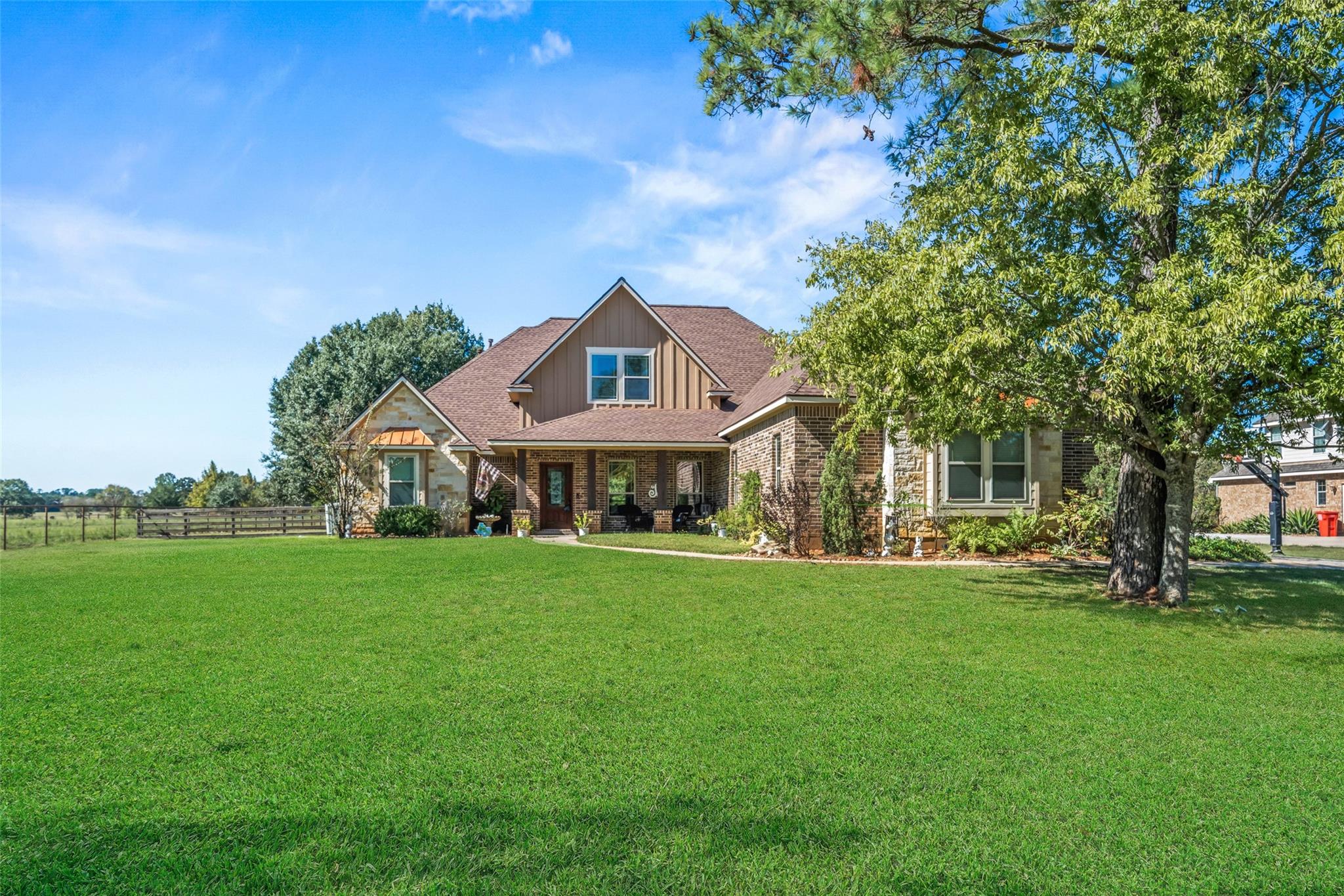 5112 E Settlers Bend