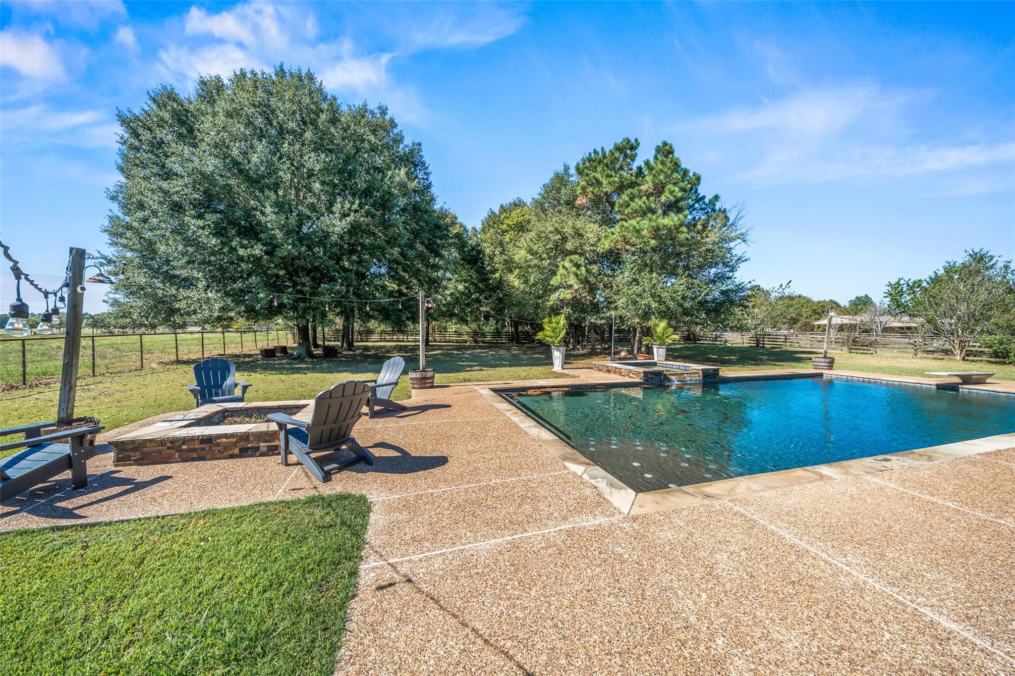 5112 E Settlers Bend