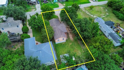 Photo of 4717 Heron Street, Hitchcock, TX 77563 (MLS # 80248400)