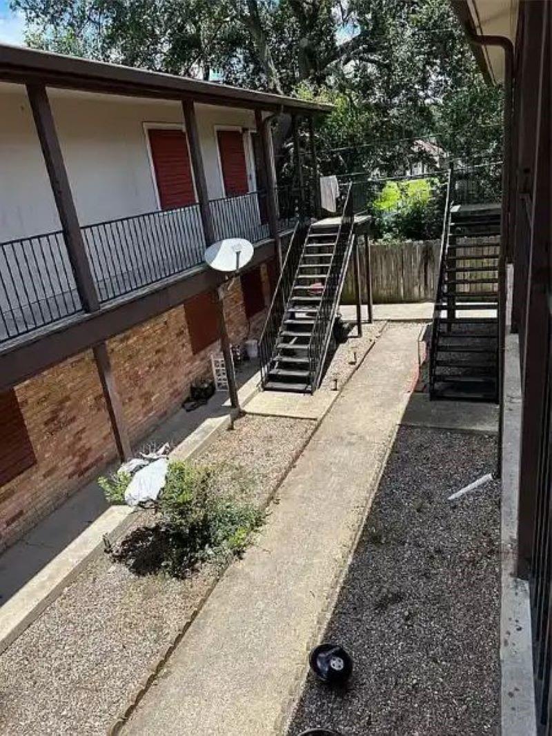 525 Laurel Street 6