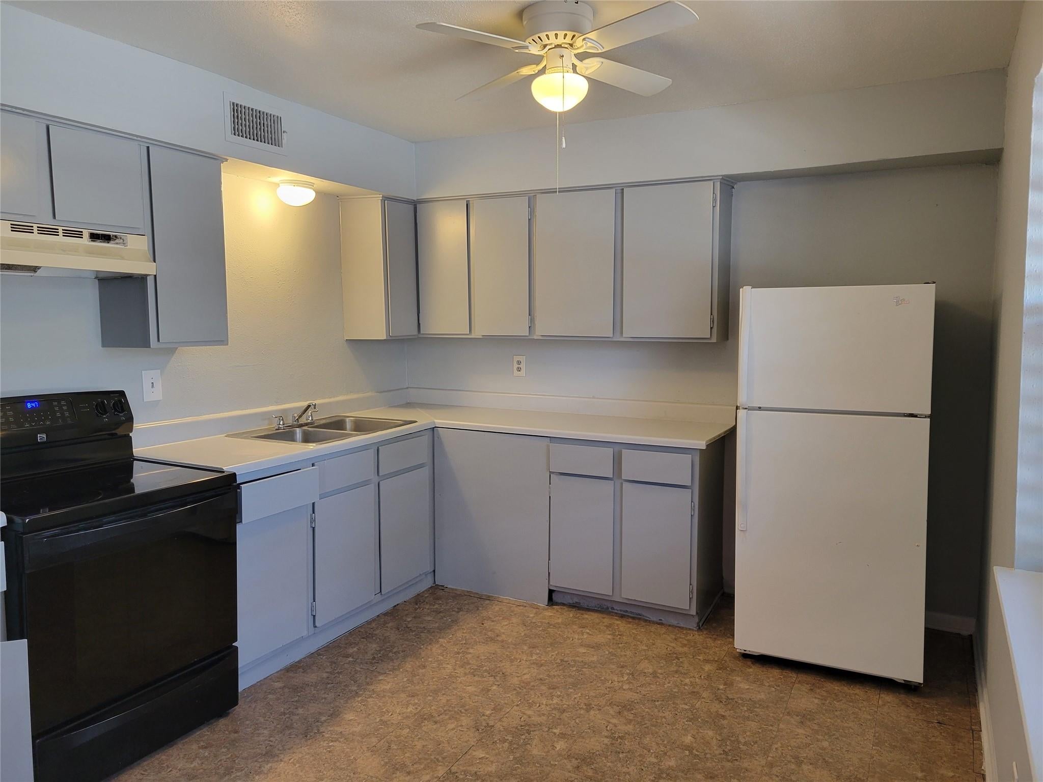 525 Laurel Street 6