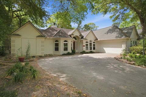 Photo of 39 Wedgewood Boulevard, Conroe, TX 77304 (MLS # 45170096)