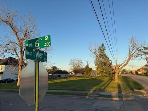 Vacant Land For Sale - 402 N 6th Street<br/> La Porte, TX 77571