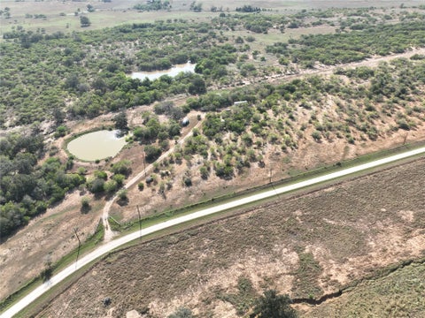 Photo of 2 County Road 105, Leesville, TX 78211 (MLS # 10233392)
