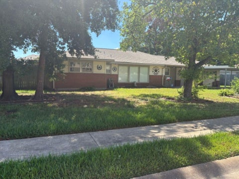 Photo of 116 W 5th Street, Deer Park, TX 77536 (MLS # 80355908)