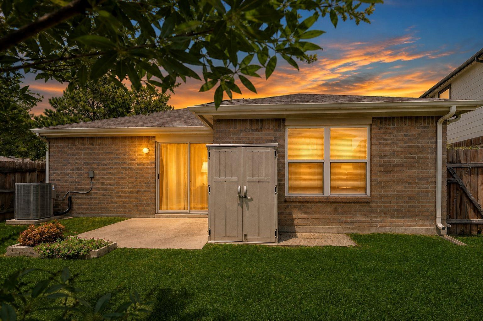 15214 Thistle Rock Lane