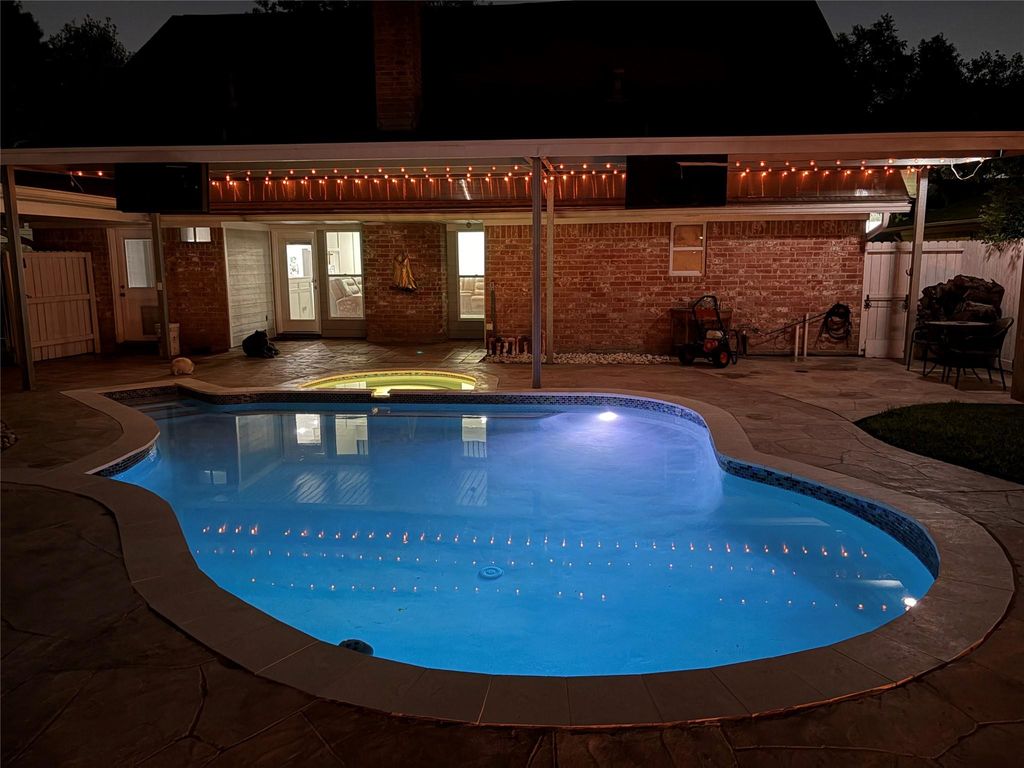 Photo of 9223 Petersham Drive, Houston, TX 77031 (MLS # 10004750)