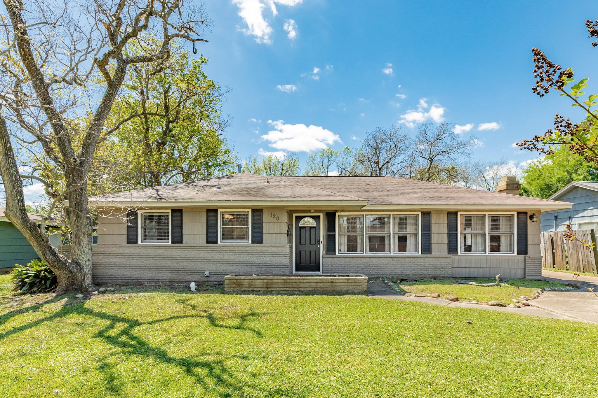 120 Palm Lane