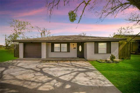 Photo of 212 S Avenue D, Freeport, TX 77541 (MLS # 52731352)