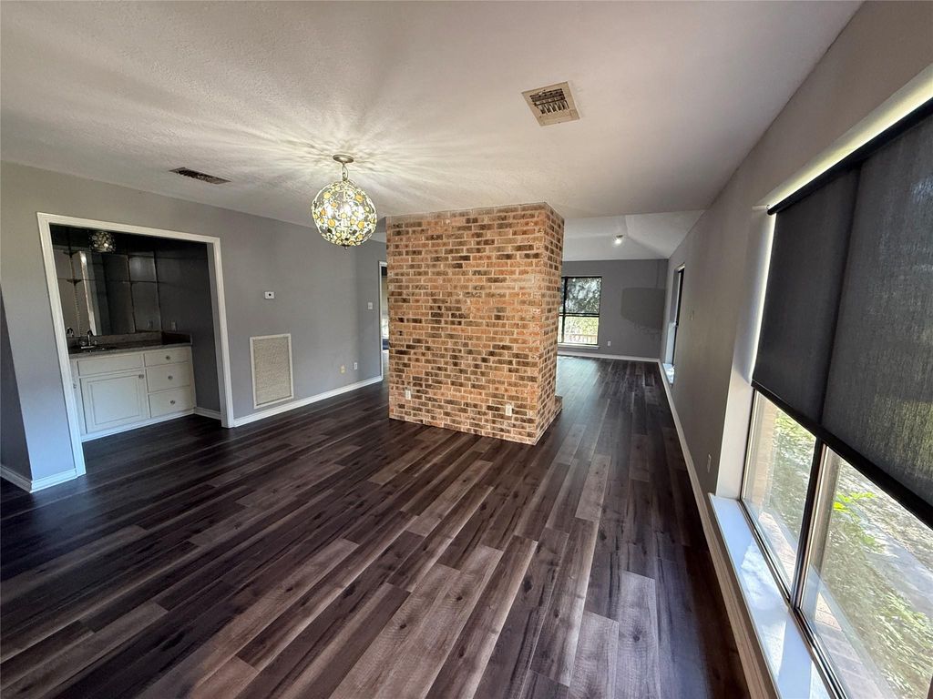 Photo of 16 Golfview Manor Road, Huntsville, TX 77340 (MLS # 84068464)