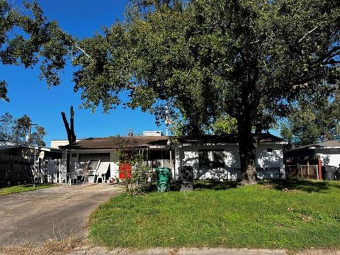 Photo of 8506 Mcdade Street, Houston, TX 77080 (MLS # 62614698)