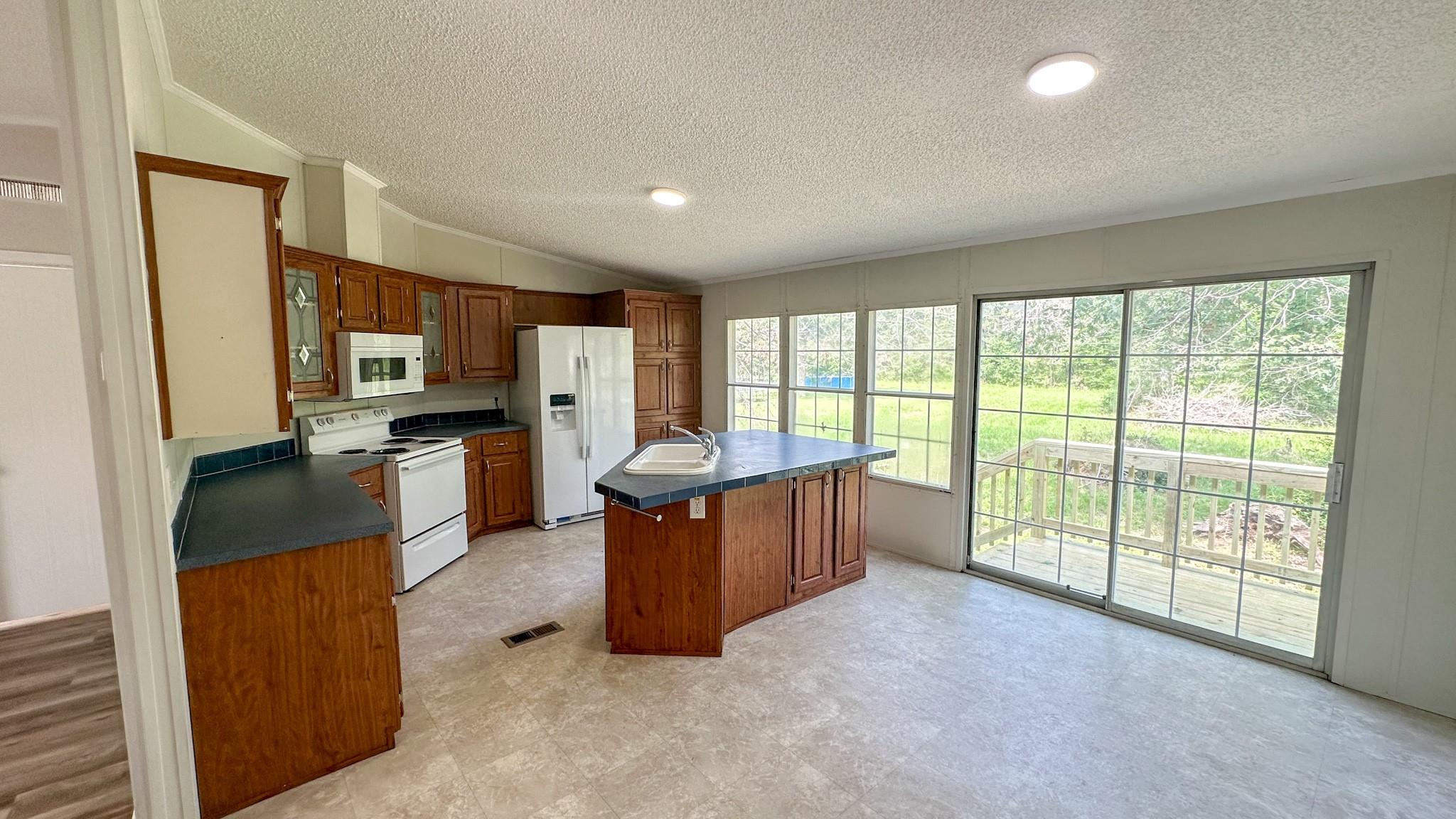 11758 E Old Oak Trail