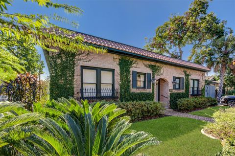 Photo of 1001 Bomar Street #B, Houston, TX 77006 (MLS # 89636599)