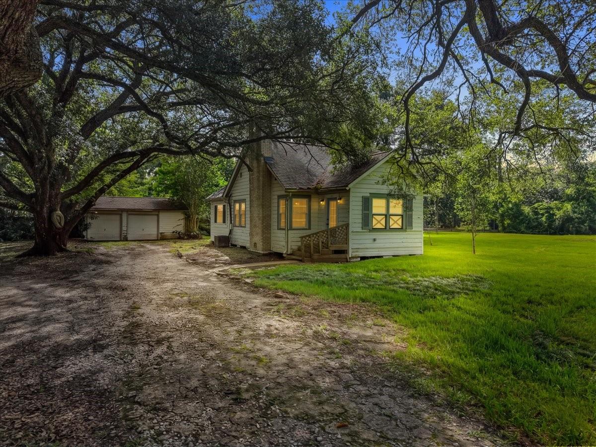 1717 Oleander Drive