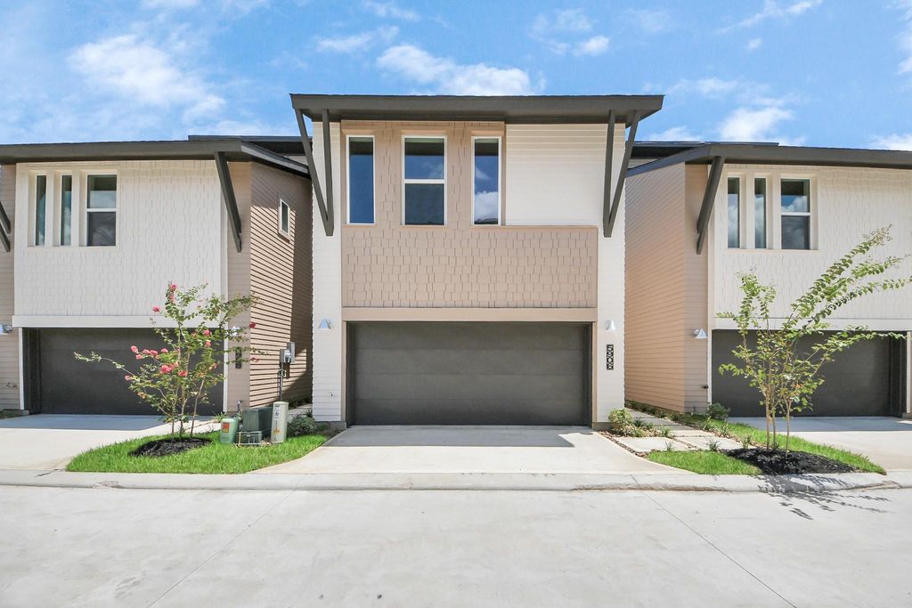 Photo of 5903 Urban Pines Street, Houston, TX 77091 (MLS # 65896549)