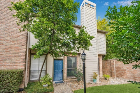Photo of 1201 Mcduffie Street #219, Houston, TX 77019 (MLS # 65654789)