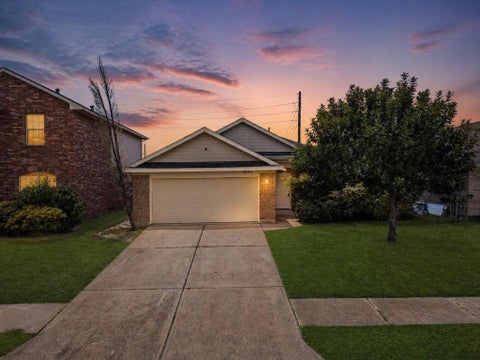 Photo of 5735 Brookhollow Pine Trail, Houston, TX 77084 (MLS # 14019390)
