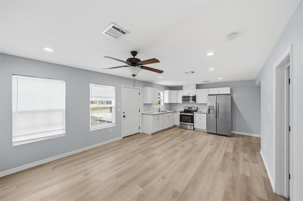 Photo of 8595 Parkway Drive #B, Houston, TX 77088 (MLS # 16658690)