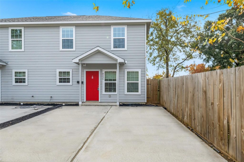 Photo of 8595 Parkway Drive #B, Houston, TX 77088 (MLS # 16658690)