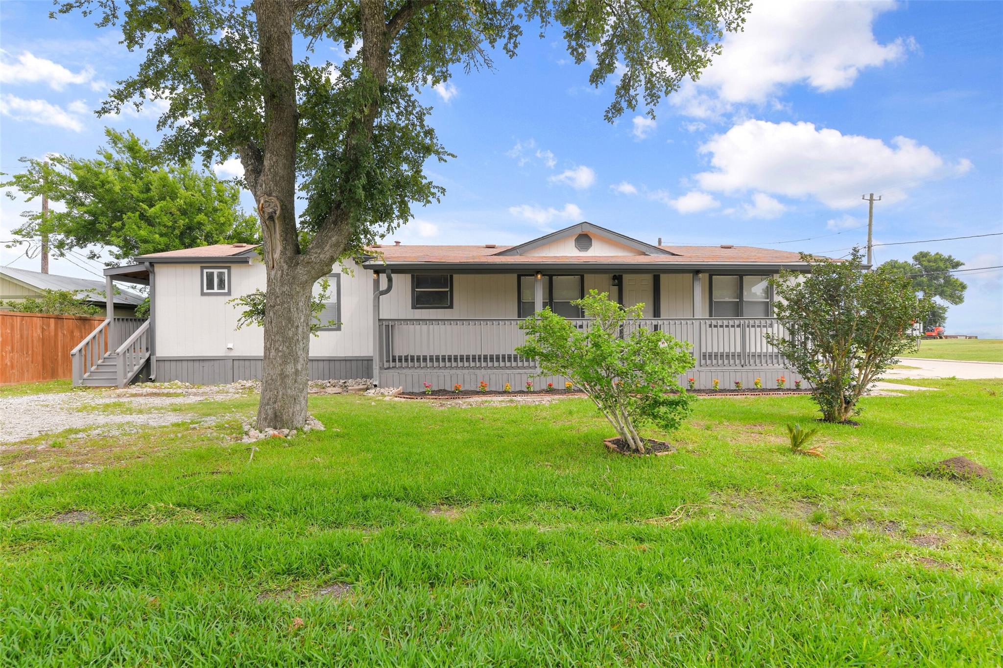 2431 Bay Oaks Harbor Drive