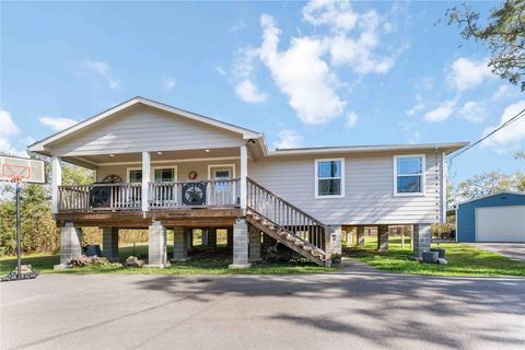 Photo of 2615 Commerce Drive, Liverpool, TX 77577 (MLS # 61504765)