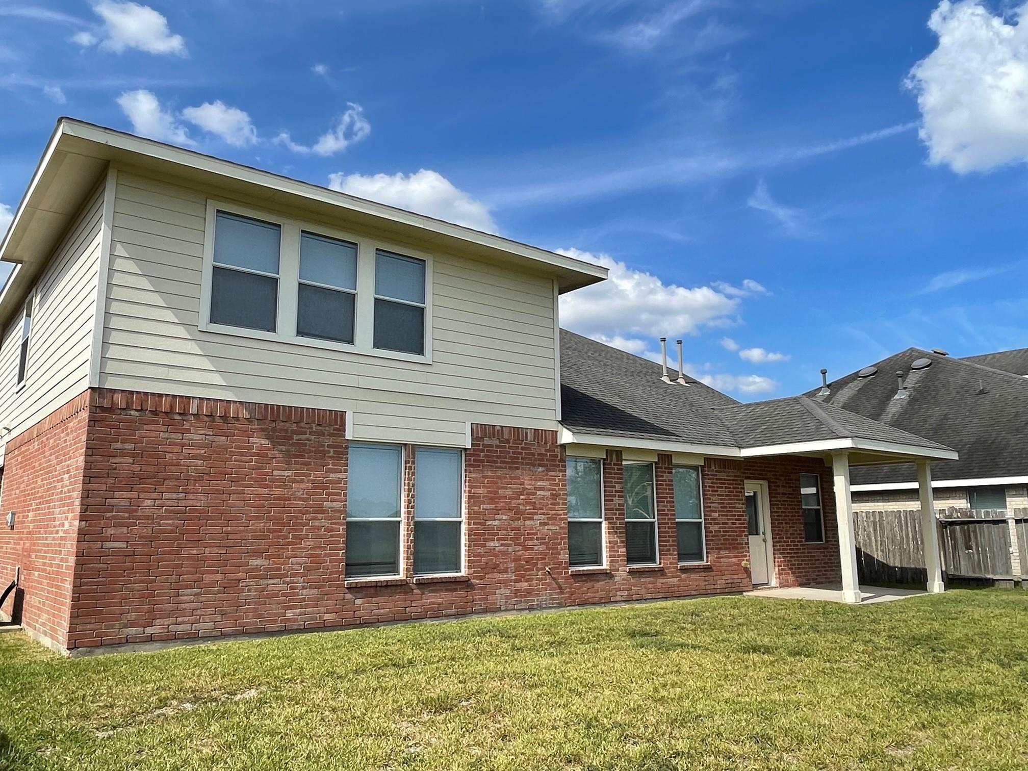 823 Aqua Vista