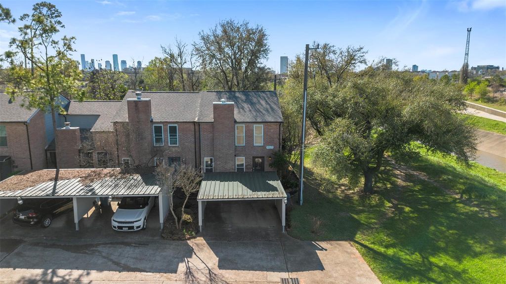 Photo of 768 Worthshire Street, Houston, TX 77008 (MLS # 13149581)