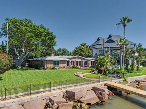 Photo of 1109 Harbor View Drive, Galveston, TX 77550 (MLS # 39731249)