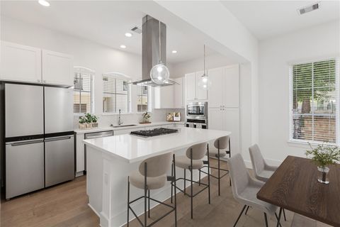 Photo of 7702 West Side Villas Lane, Houston, TX 77055 (MLS # 65089549)