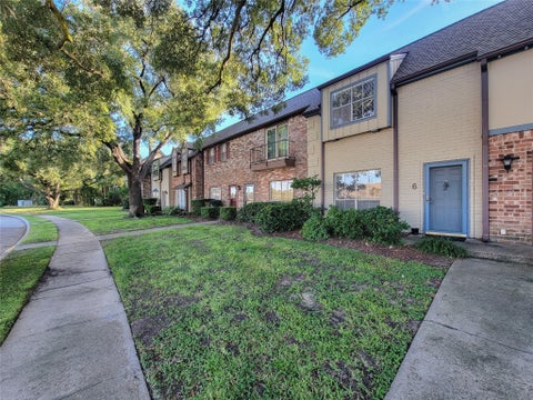Photo of 14703 Barryknoll LN #6, Houston, TX 77079 (MLS # 81032463)