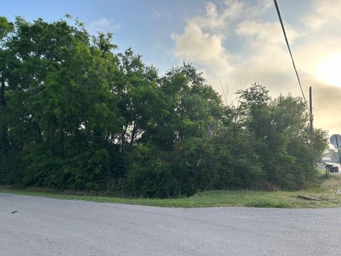 300 BLOCK Fairfield Shoreacres TX 77571