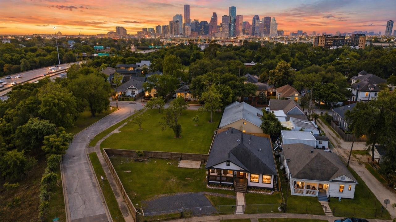 Houston, Texas, 77009, United States, 3 Bedrooms Bedrooms, ,4 BathroomsBathrooms,Residential,Active,2052028
