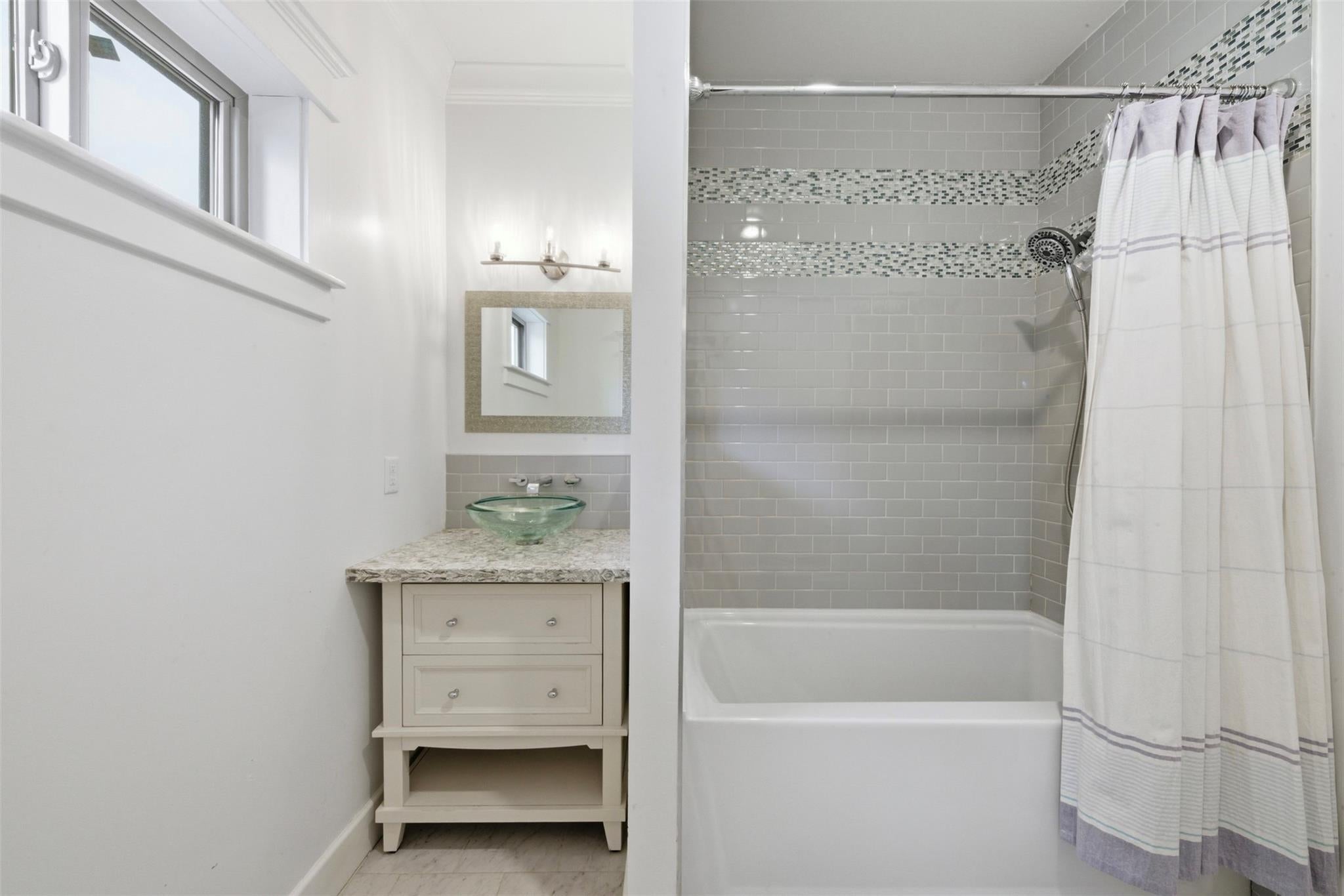 Houston, Texas, 77009, United States, 3 Bedrooms Bedrooms, ,4 BathroomsBathrooms,Residential,Active,2052028