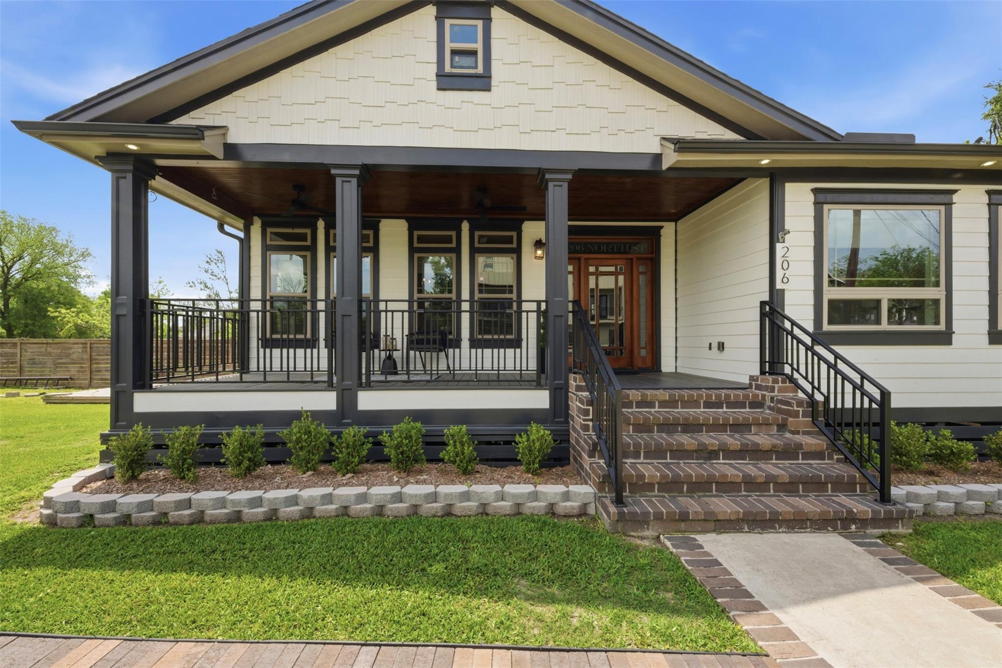 Houston, Texas, 77009, United States, 3 Bedrooms Bedrooms, ,4 BathroomsBathrooms,Residential,Active,2052028
