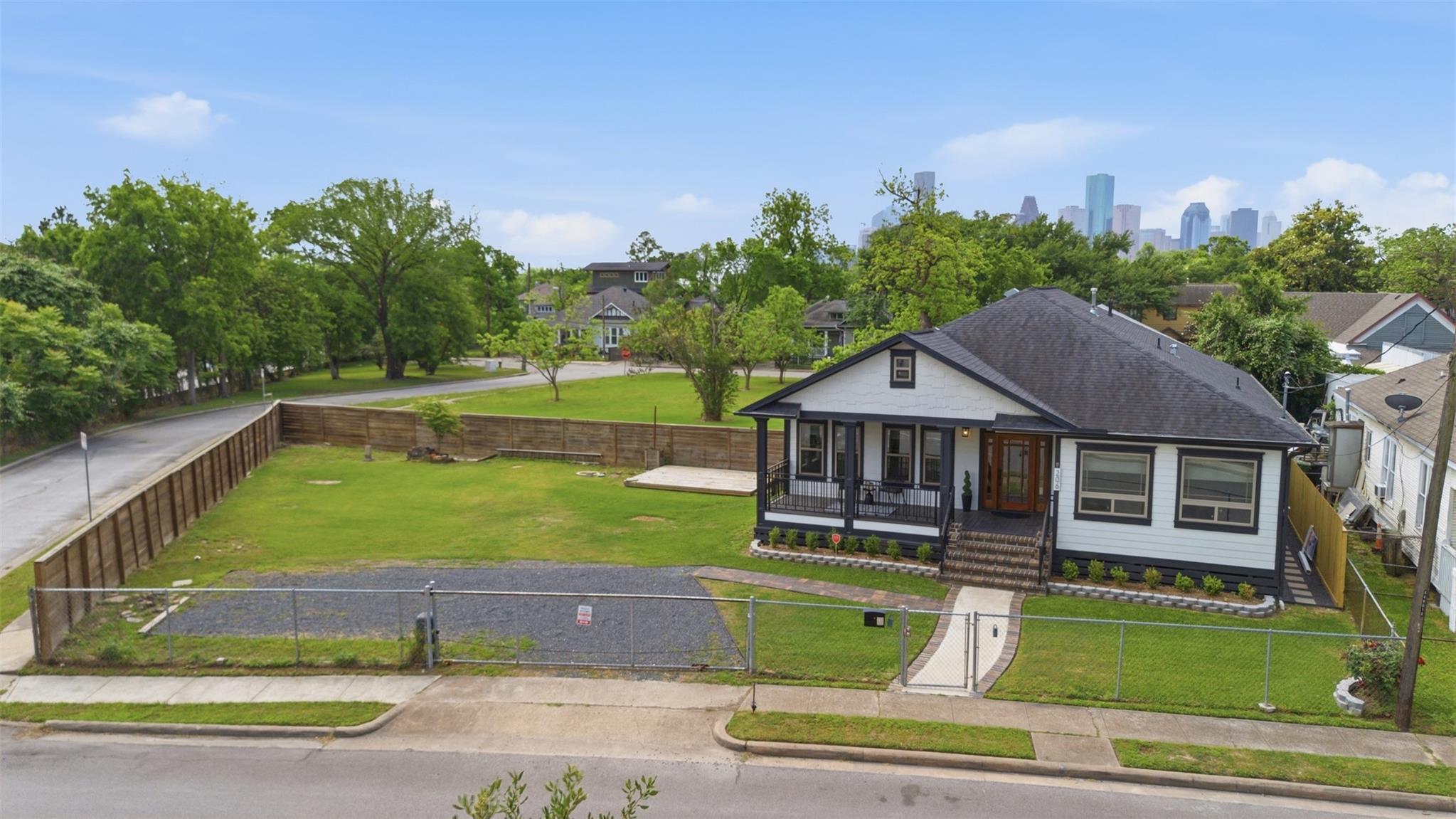 Houston, Texas, 77009, United States, 3 Bedrooms Bedrooms, ,4 BathroomsBathrooms,Residential,Active,2052028