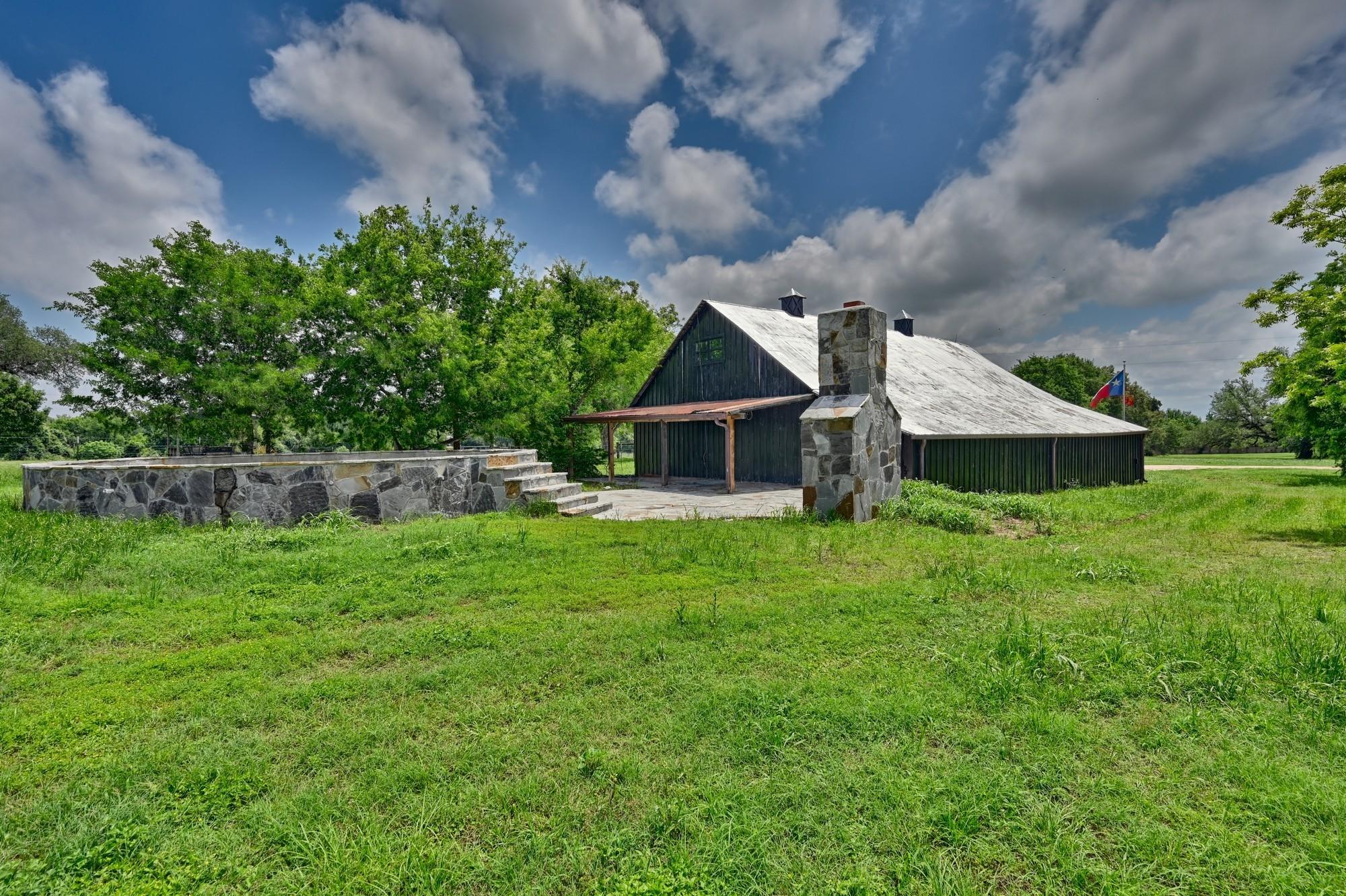 810 Highway 237