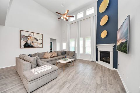 Photo of 8402 Northern Pintail Drive, Houston, TX 77049 (MLS # 27169153)