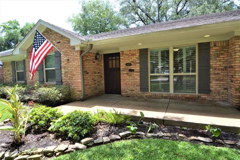 Photo of 4911 Wigton Drive, Houston, TX 77096 (MLS # 22648066)