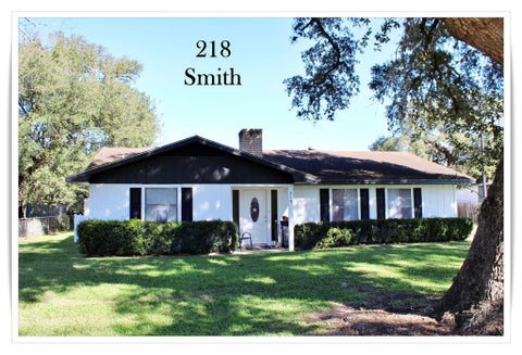 Photo of 218 Smith Street, Columbus, TX 78934 (MLS # 19407244)