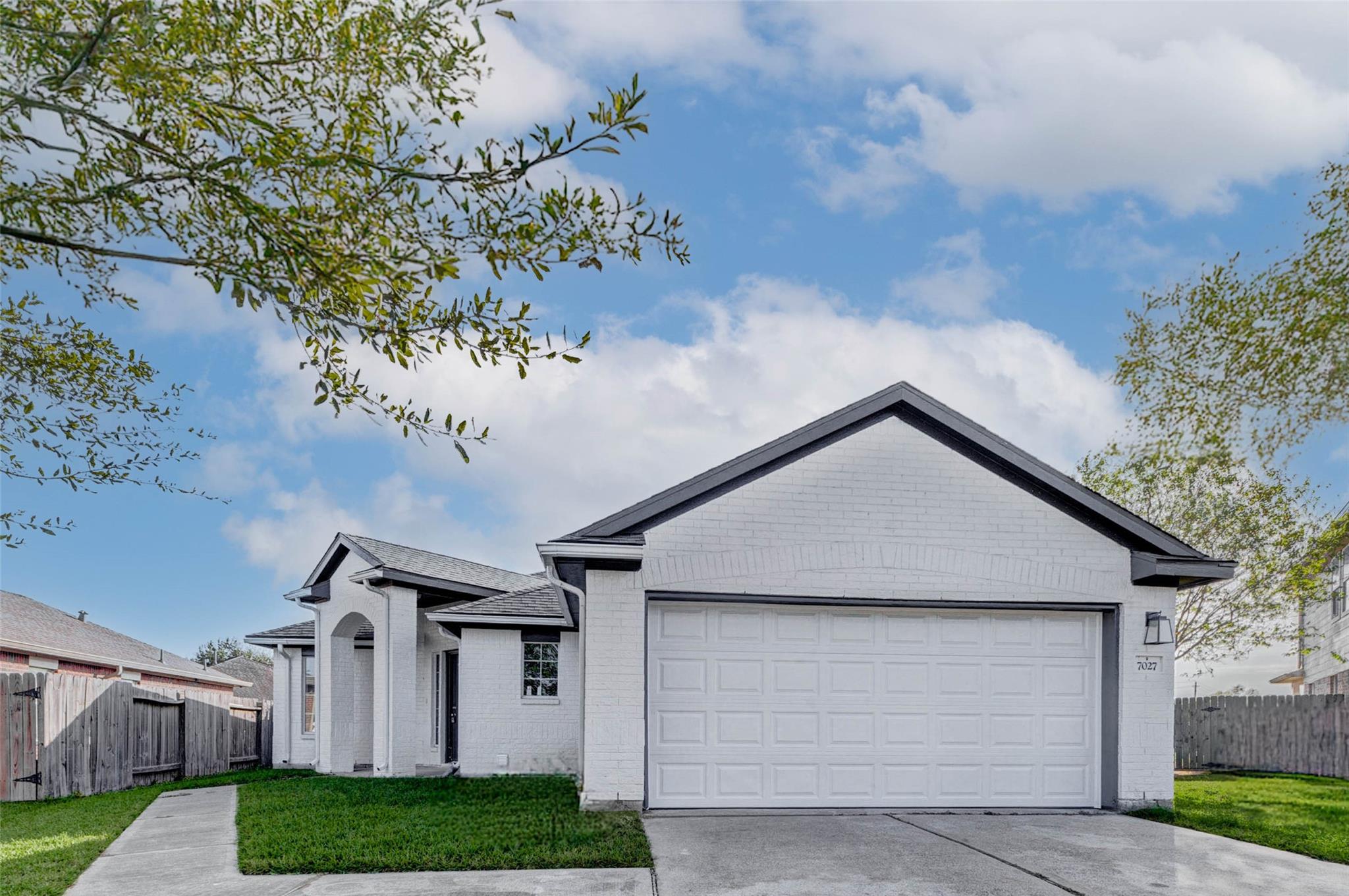 7027 Sun Creek Drive