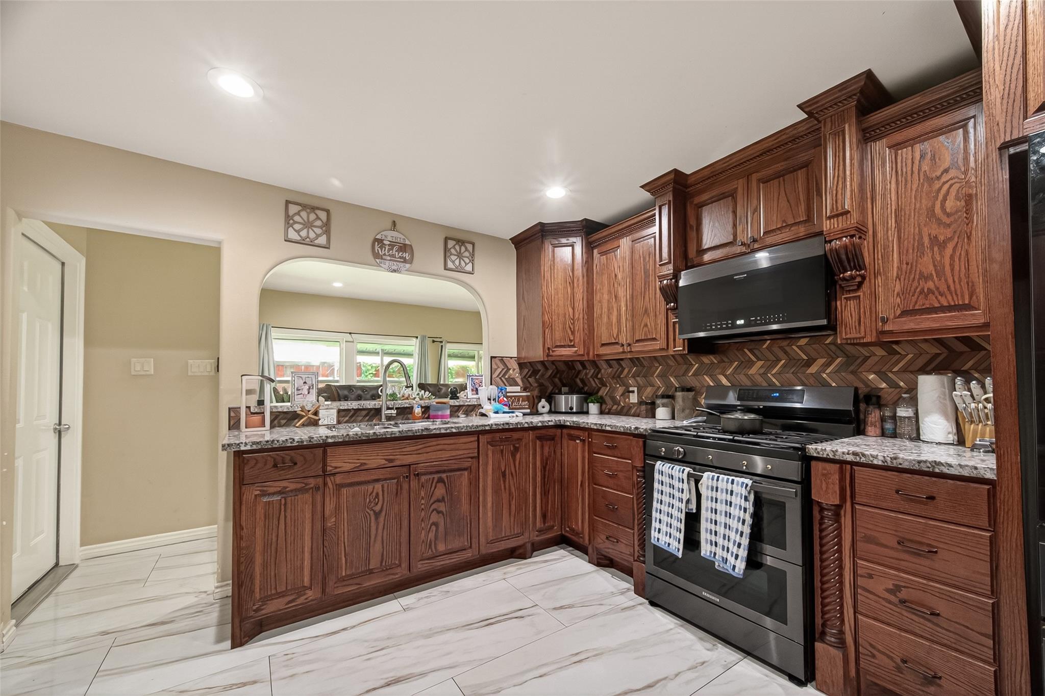 706 Heron Lane