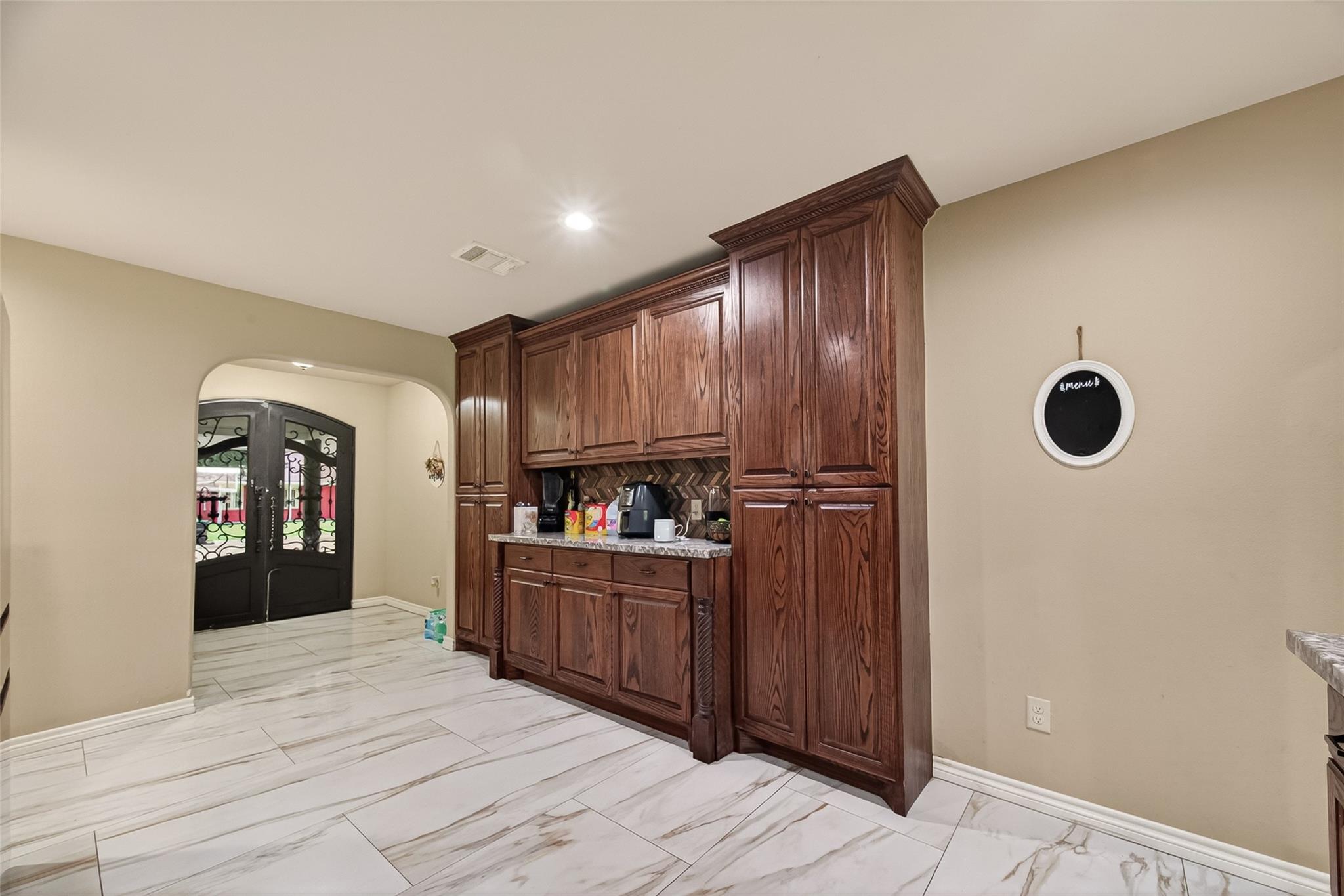 706 Heron Lane