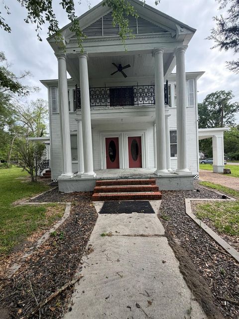 Photo of 305 W Main Street, Kirbyville, TX 75956 (MLS # 16532432)