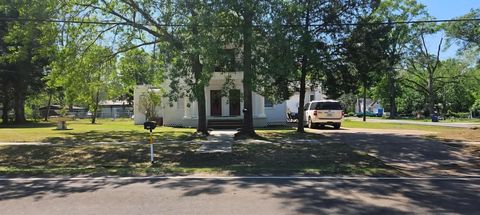 Photo of 305 W Main Street, Kirbyville, TX 75956 (MLS # 16532432)