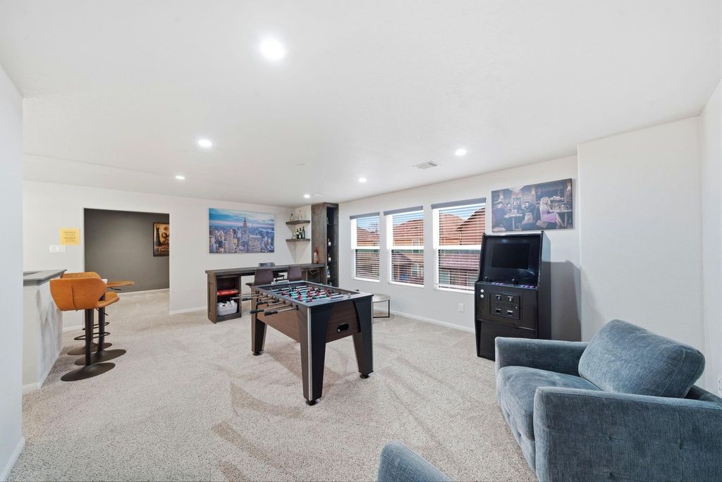 Photo of 15614 S Early Dusk Circle, Houston, TX 77044 (MLS # 18922085)