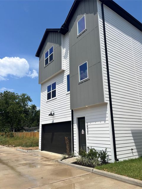 1032 Marcolin Street Houston TX 77088